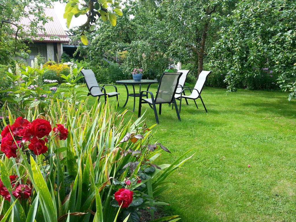 Piibelehe Guest Accommodation Куресааре Стая снимка