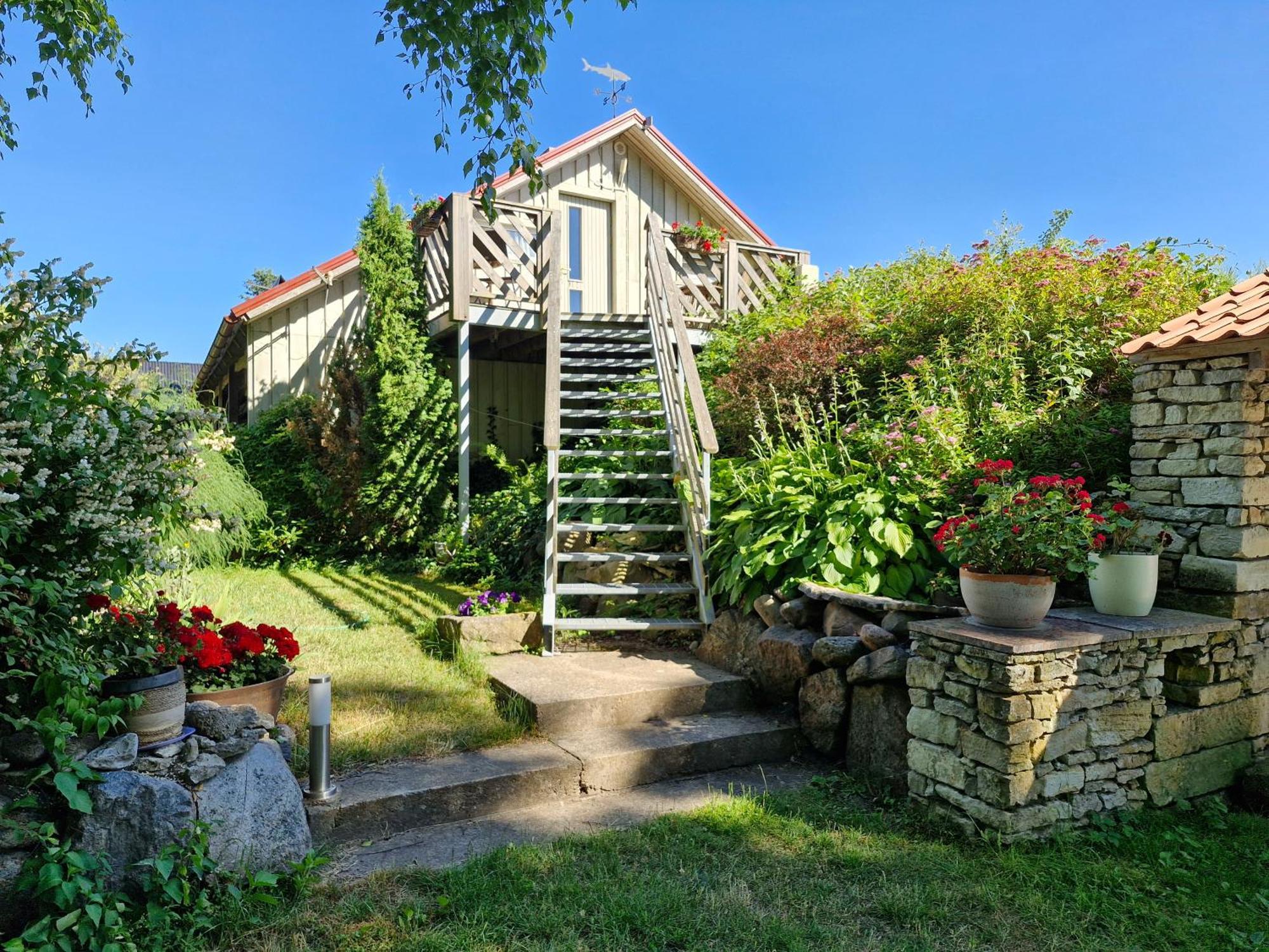 Piibelehe Guest Accommodation Куресааре Екстериор снимка