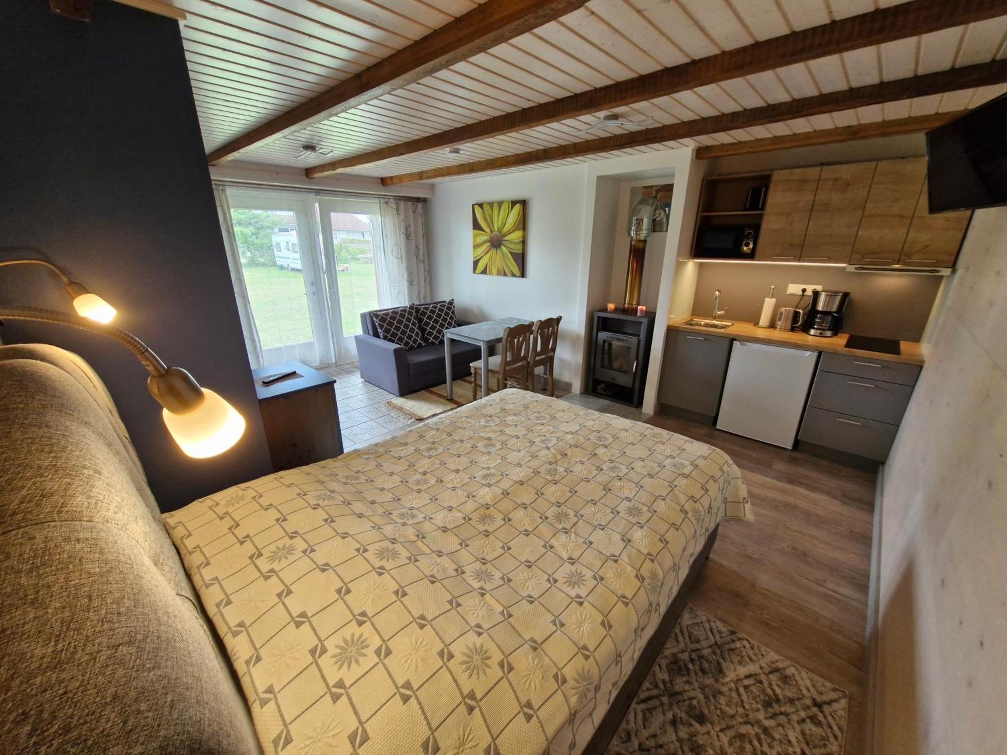 Piibelehe Guest Accommodation Куресааре Екстериор снимка