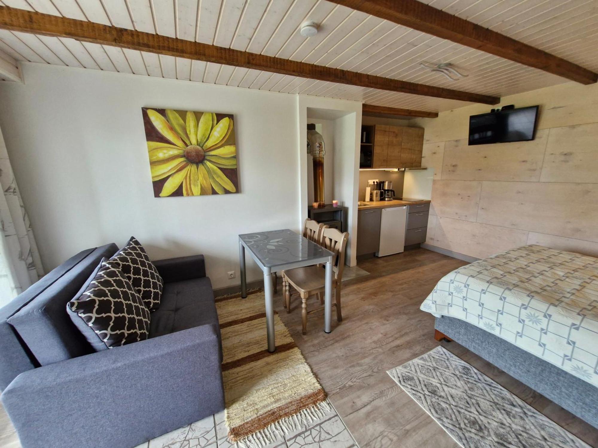 Piibelehe Guest Accommodation Куресааре Екстериор снимка